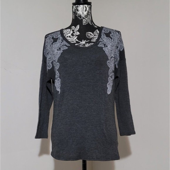 Charming Charlie Floral embroidered long sleeve top boho S - Picture 2 of 10